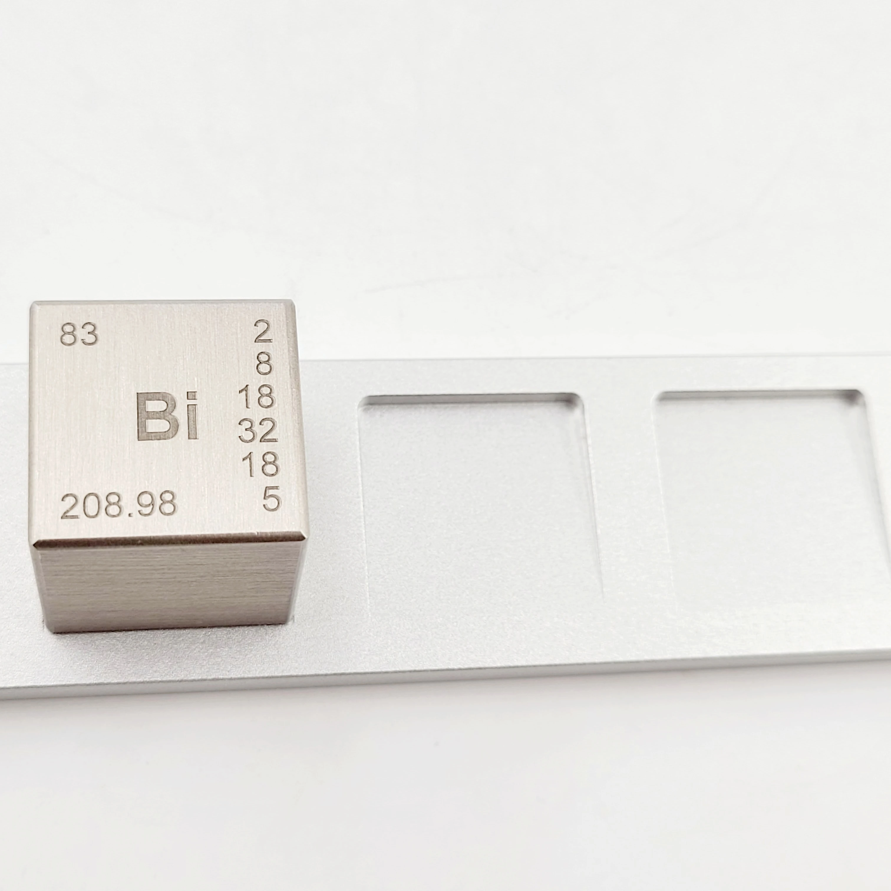 Hiasan Meja Kubus Elemen Logam Bi Murni Hadiah Bisnis - Buy 25.4Mm Kubus  Talang Tabel Periodik Dengan Nyata Elemen Di Dalam Logam Tampilan  Kubus,Kubus Dengan Ukiran Seni Dan Kerajinan Set Untuk Orang