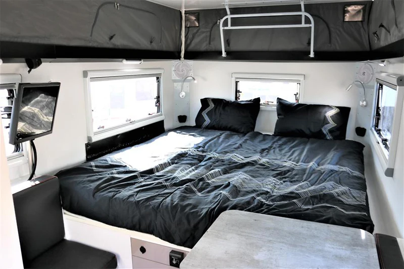 Torsion Axle Galvanized Off Road Camper Trailer With Inflatable Off