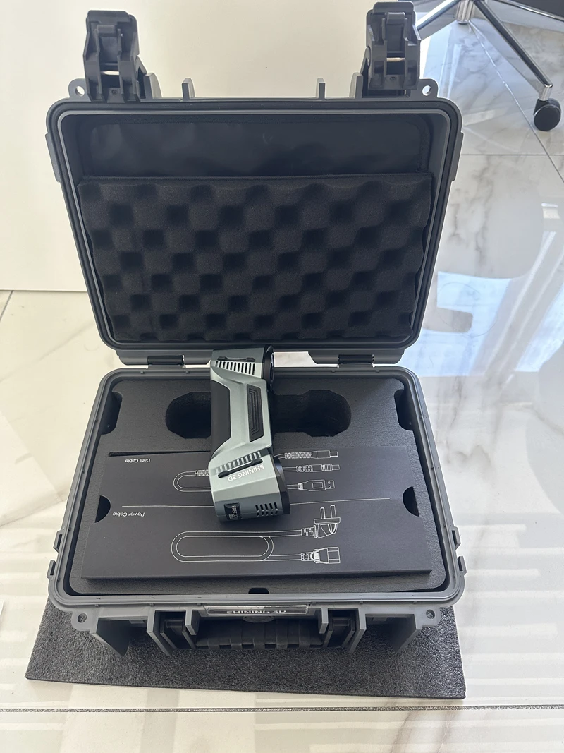 FreeScan Combo Handheld Metrology 3D Scanner for Reverse Design Automotive Parts 3D Mold Scanning