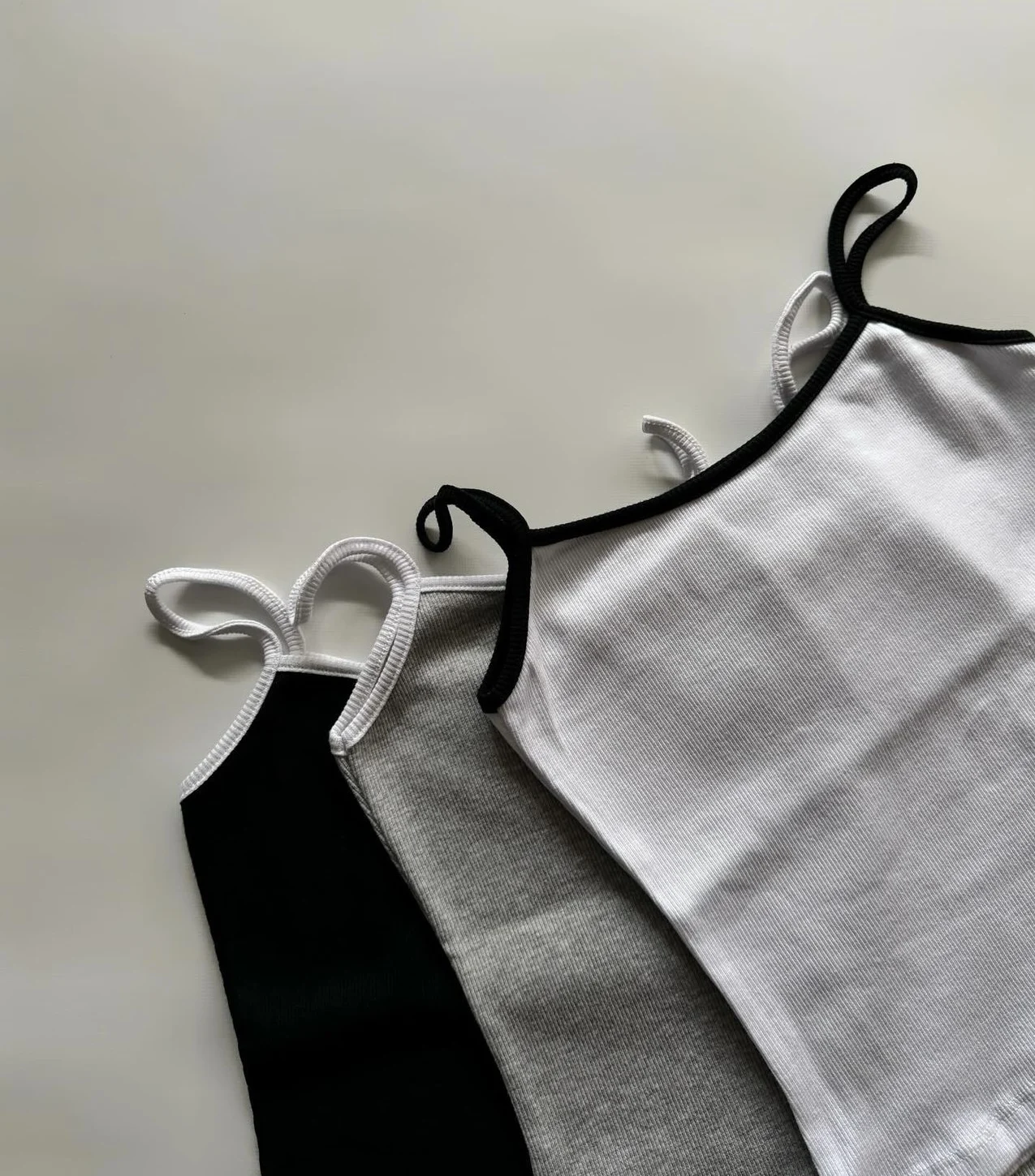 Custom Breathable Eco-Friendly Y2K Style Sleeveless Knitted Cotton Spandex Ribbed Crew Neck Gym Fitness Crop Cami Top Women