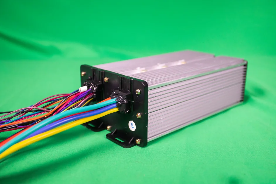 Лидер продаж с фабрики, 72 В, 24 г, ограничение тока: 50 А, контроллер для низкоскоростного четырехколесного электрического трехколесного велосипеда