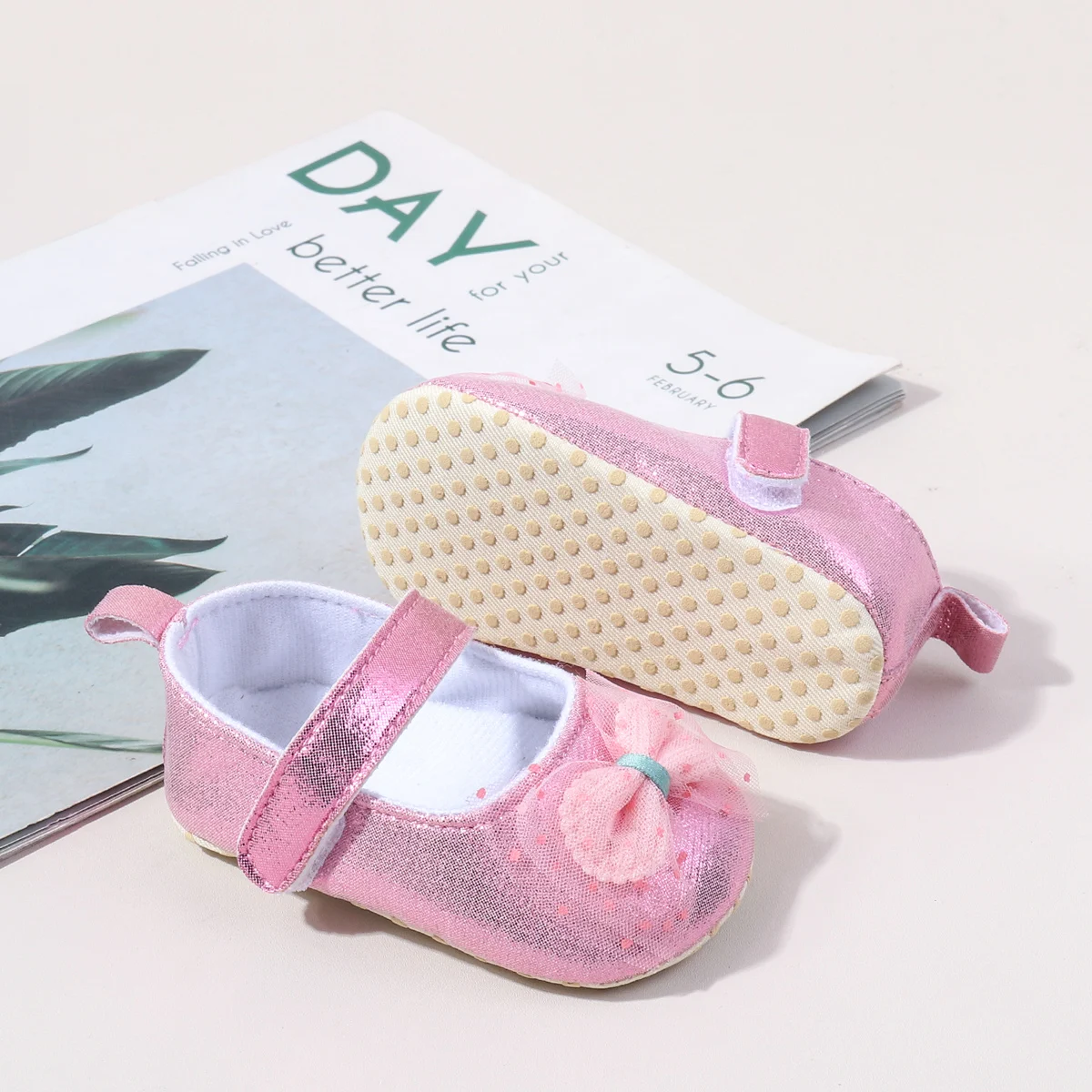 Hot Selling Bling Design Soft Sole Cheap Baby Girl Shoes Newborn Infant Shoes for Girls manufacture
