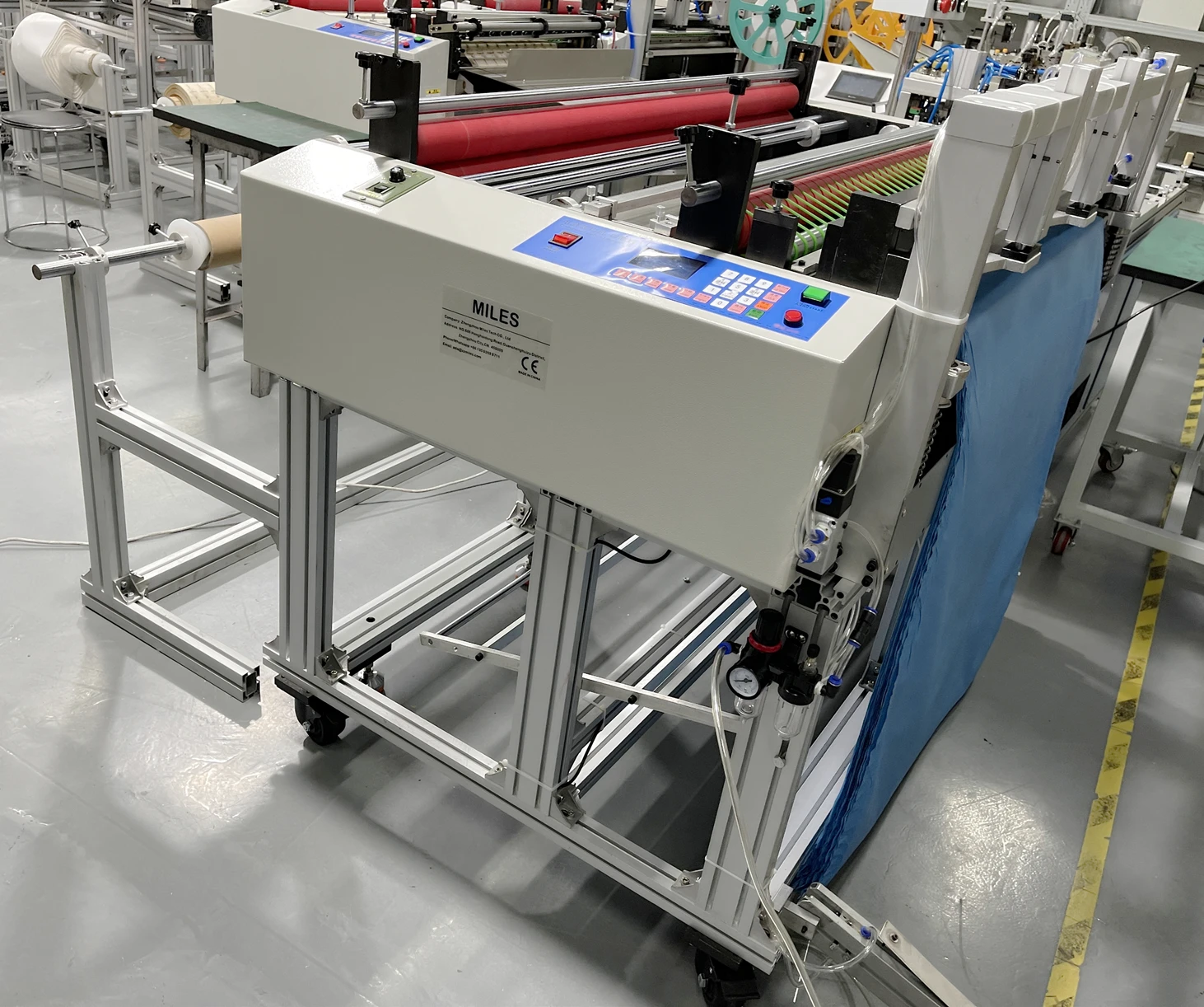 Cloth Non Woven Fabric Automatic Roll to Sheet Cutting Machine