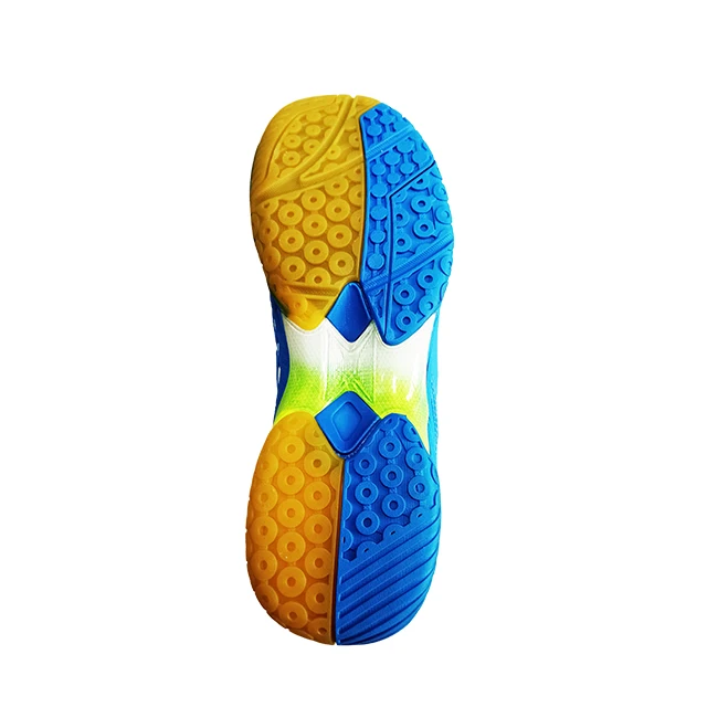 Прочная и нескользящая спортивная обувь, бренд Young Future 3, дизайн с круглой подошвой, изготовлено в Малайзии