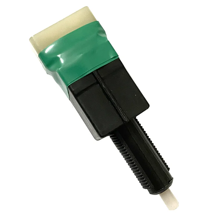 ヘンニーカーエンジンパーツ28226-E0102 28226E0102ヒノブレーキライト