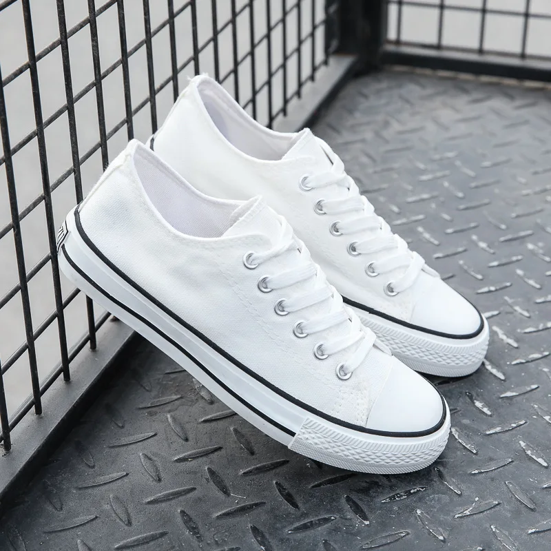 Бесплатная доставка оптовая продажа низкие кроссовки плоская Вулканизированная подошва однотонная черная белая парусиновая обувь для