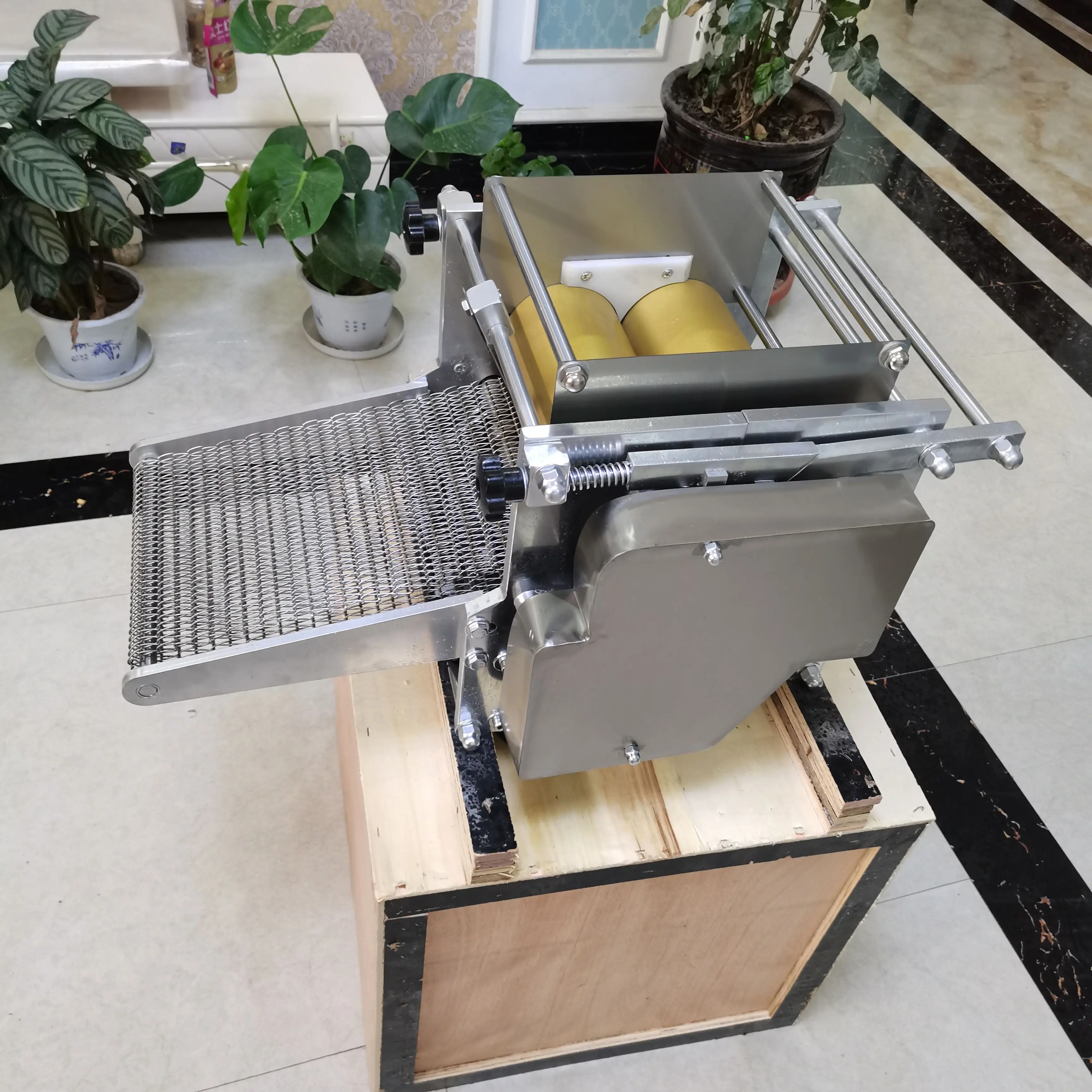 Full Automatic Industrial Flour Corn Mexican Tortilla Machine Taco Roti Maker Press Bread Grain Product Tortilla Making Machines