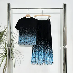 Factory Wholesale Women's Elegant Two-piece Summer Stretch Loose Short-sleeved Top and A-line Skirt Set