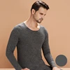 Uomini grigio scuro
