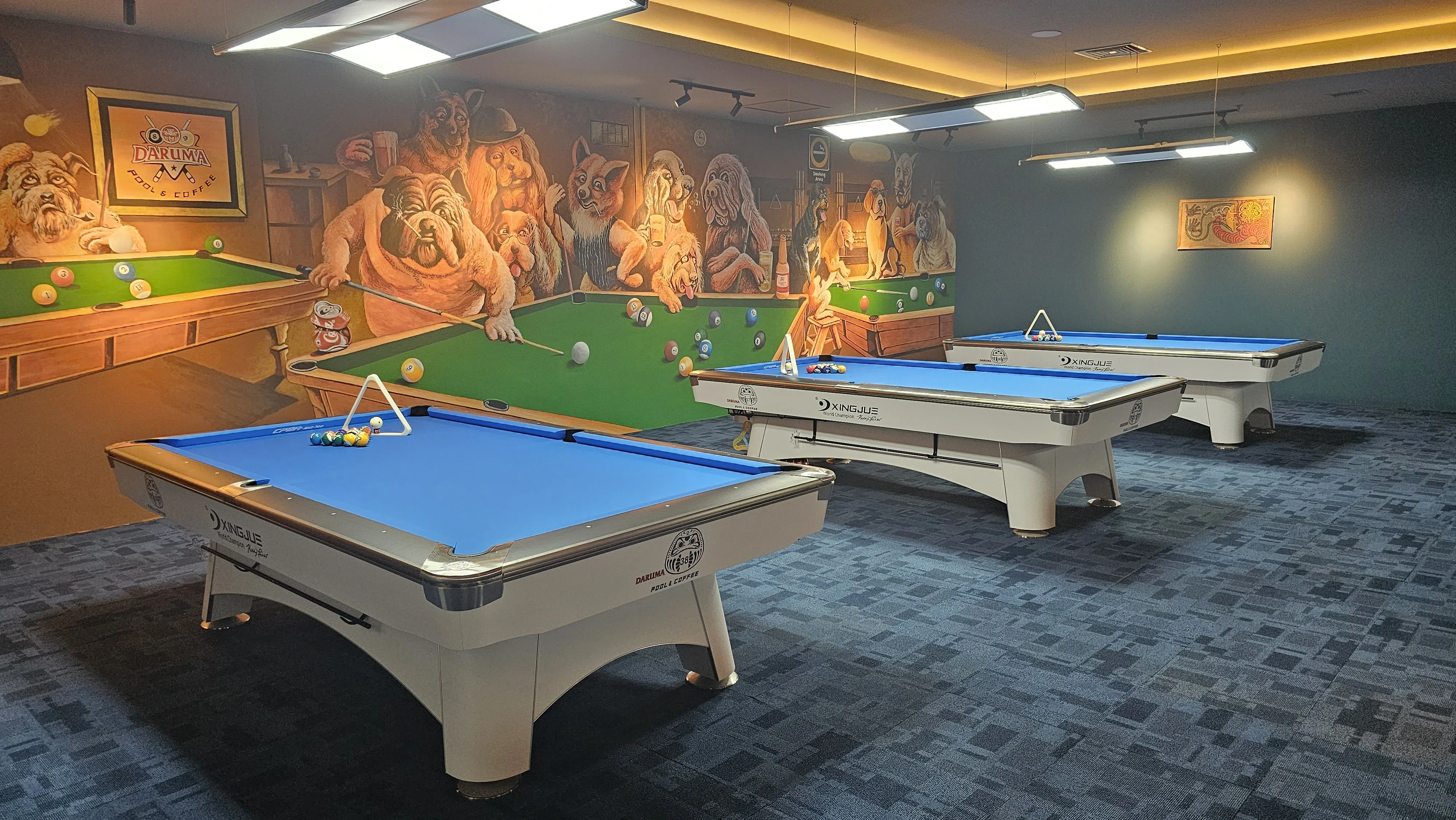 Modern Luxury Billiard Table American Pool Table with LED Lighting