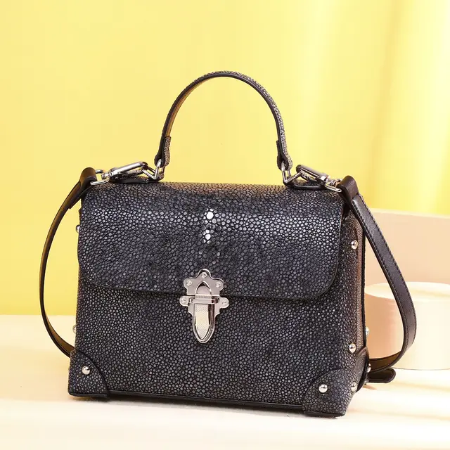 Factory Wholesale Women's New Fashionable Pearl Fish Pattern Cross-Body Design Small Square Hand-Carried Handbags Cover Closure