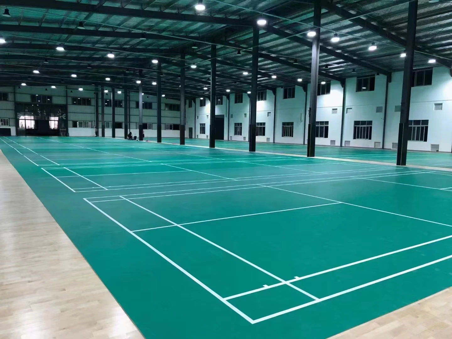 Indoor And Outdoor Badminton Court Wooden Flooring Badminton Court