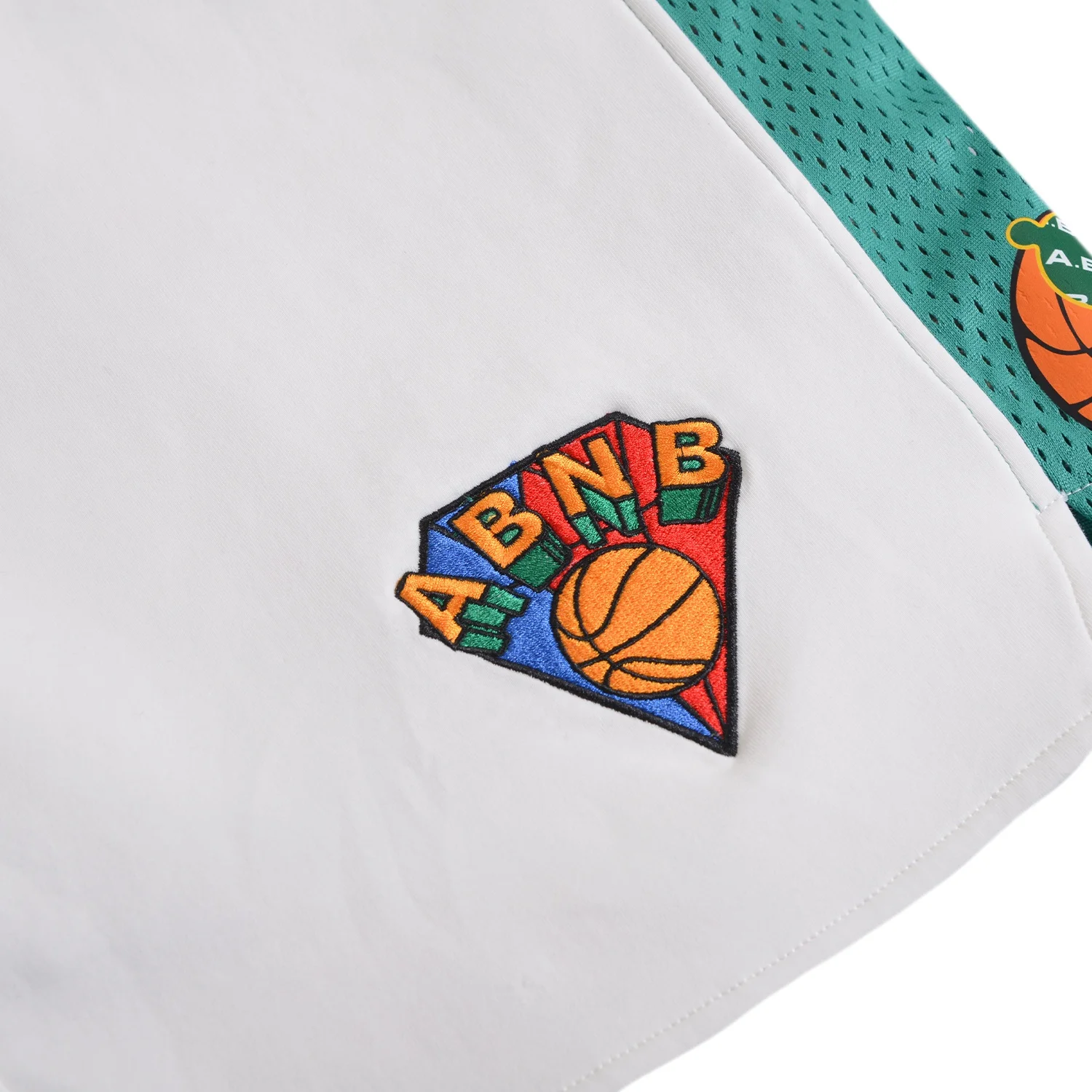 Мужские сетчатые шорты с вышивкой