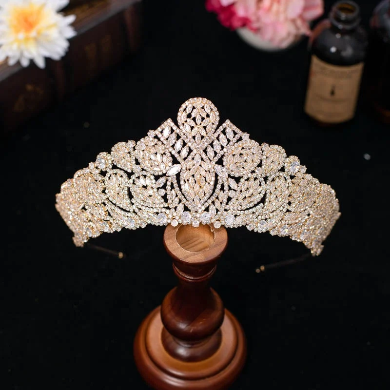 Free Customized Silver High Quality Zircon Tiara Gold Bling Diamond Crowns for Retail