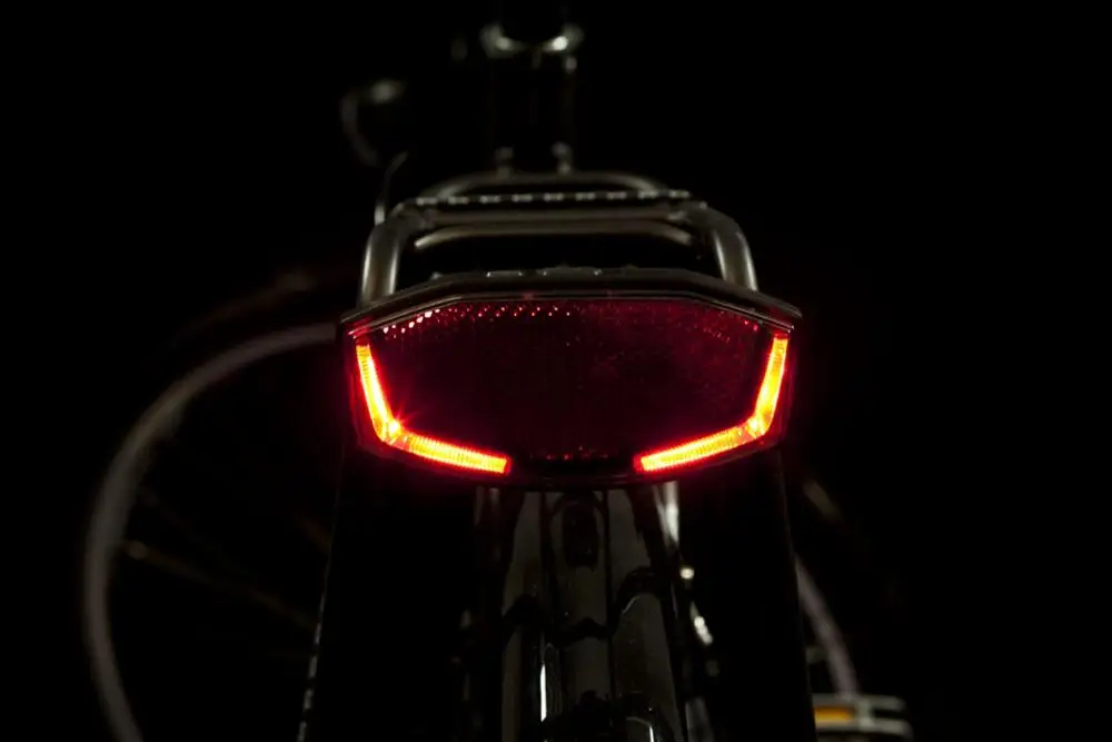 光る mtbペダル 光る自転車ペダルで 走る