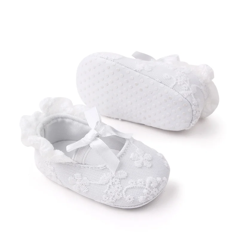 Beautiful Embroidered Lace Design Soft Cotton Newborn Infant Baby Shoes for Girls Directly Factory Bulk Order supplier