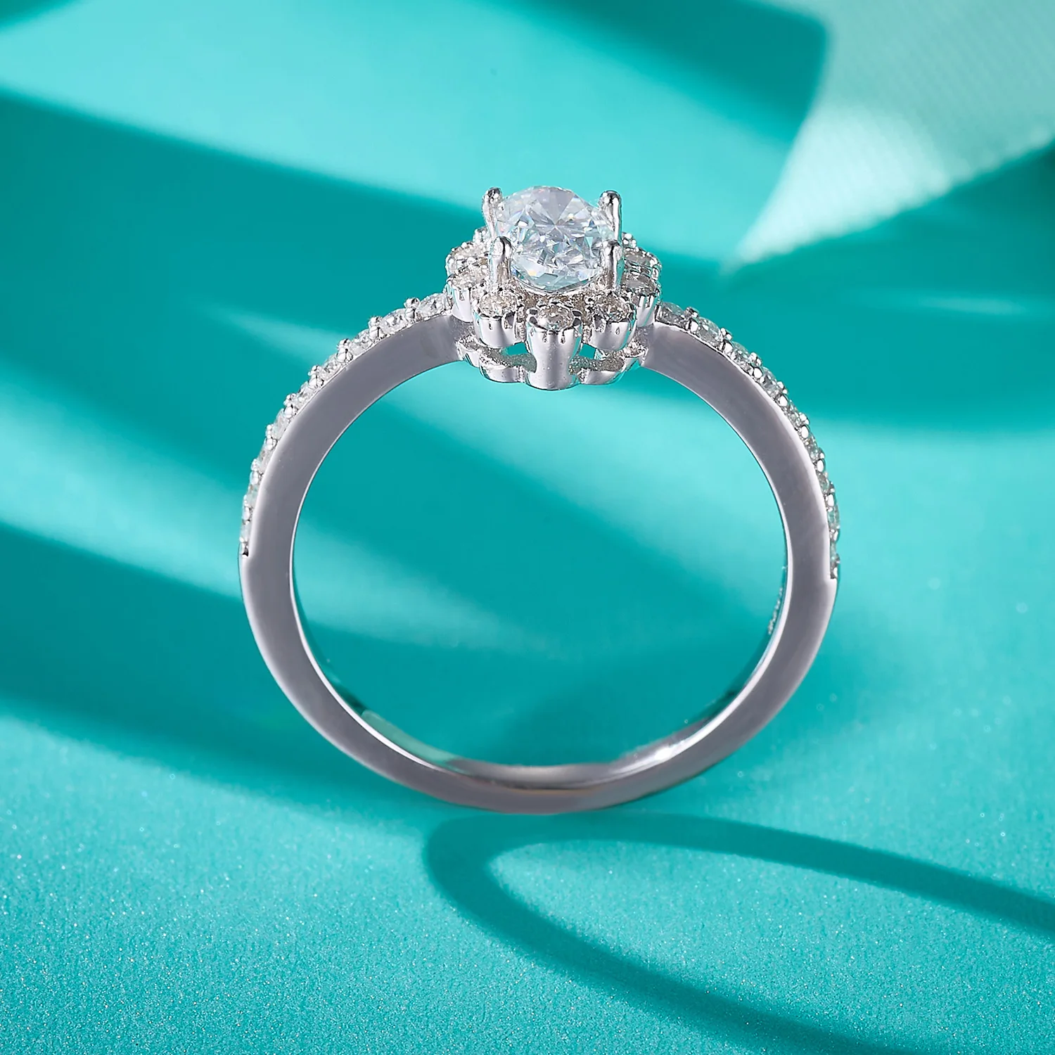 What Finger Does a Promise Ring Go On? | GoodStone, image size:1500x1500