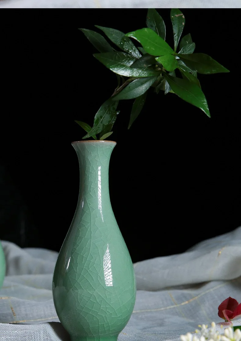 product wholesale custom beautiful mini desktop vase celadon vase flower utensils ceramic vases for home decor and ornament-4