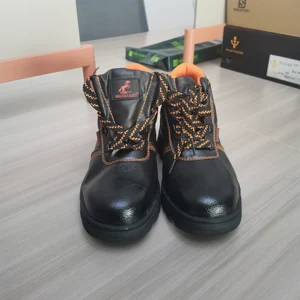 Men's Safety Shoes Strong PerformanceMade in China Puncture-proof Men's Work Shoes Steel Plate with Steel Head