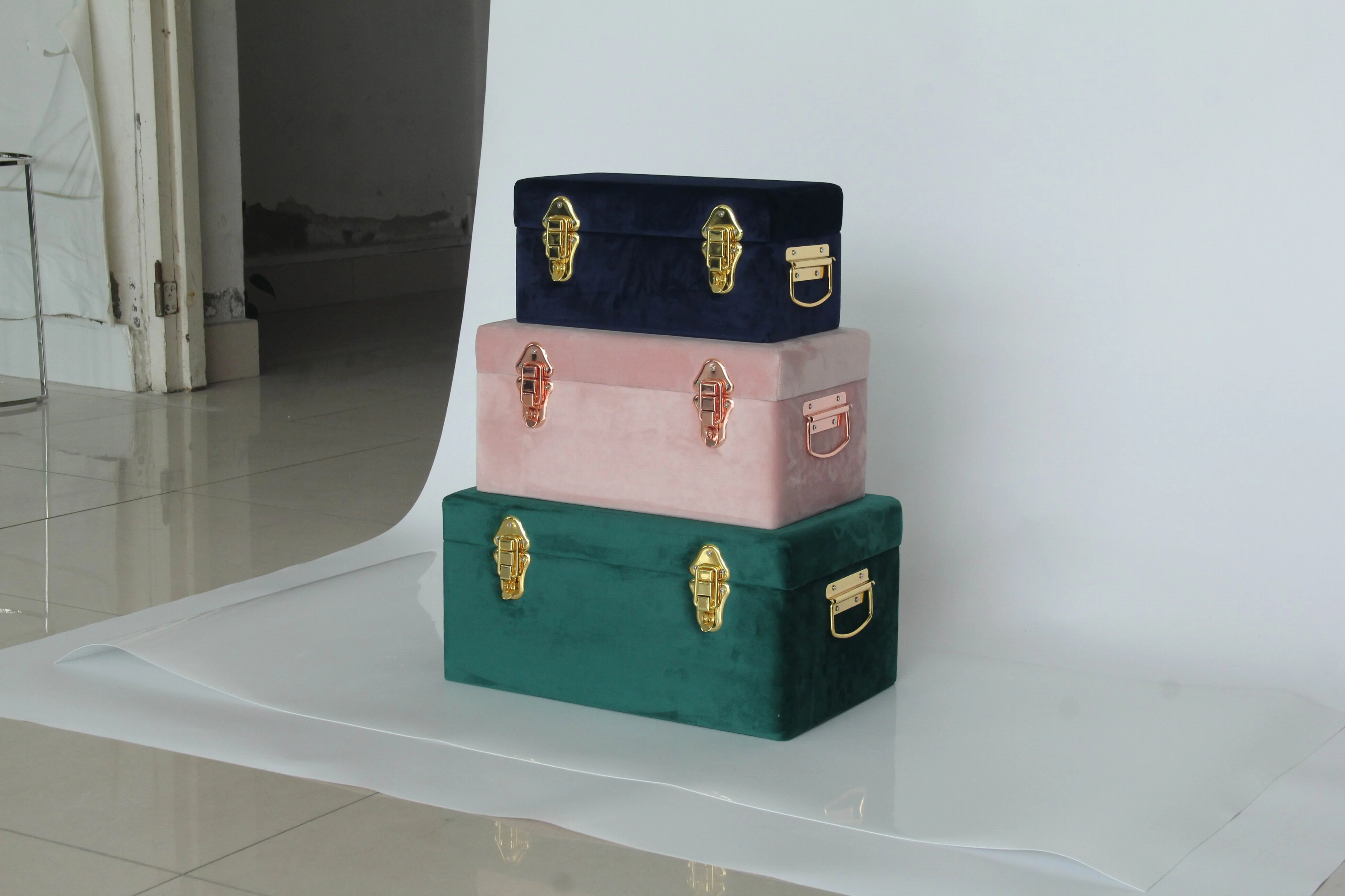 Velvet Storage Green Trunk Gift Box With Gold Accessories