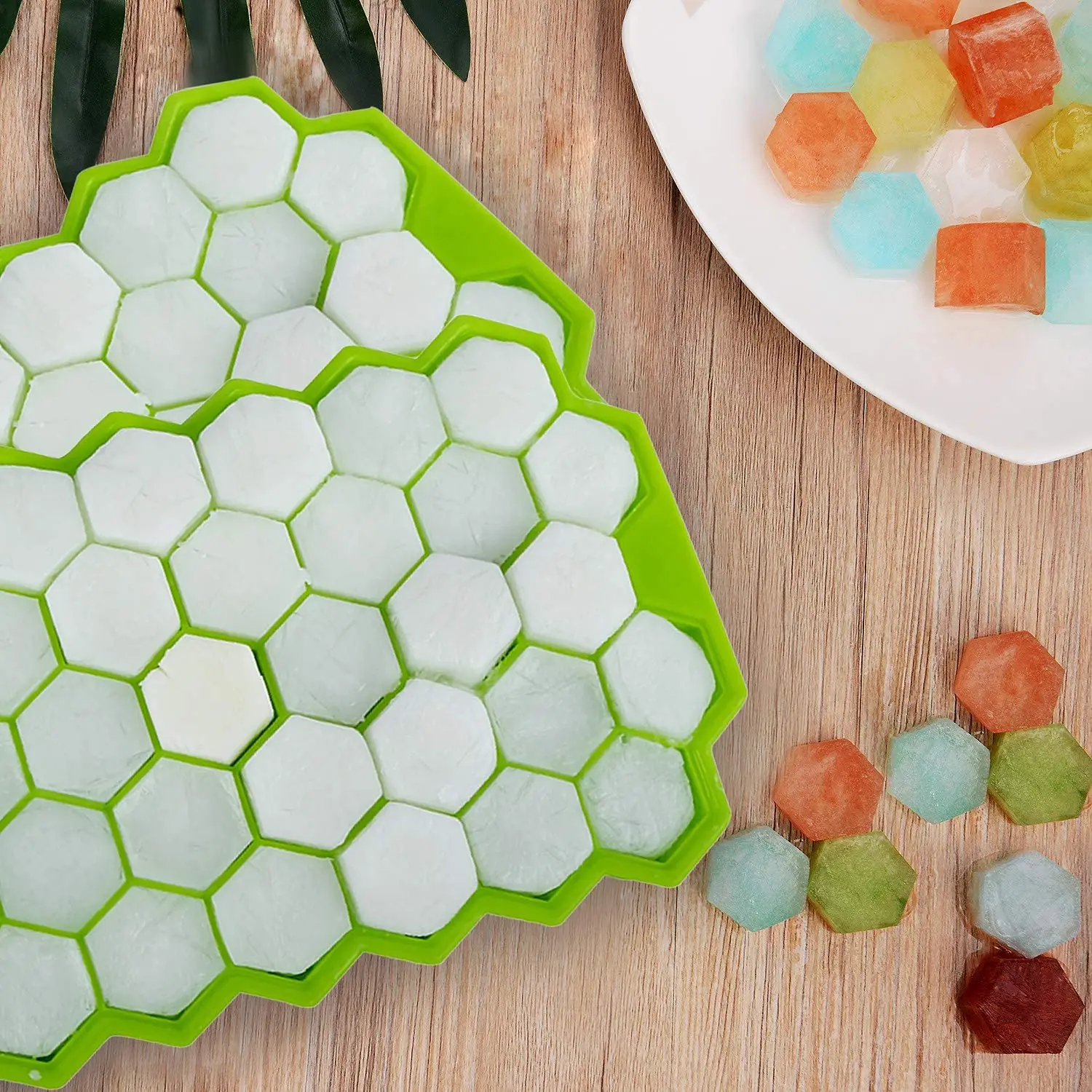 2021 Amazon Hot Sale 37 Grids Honeycomb Silicone Ice Cream Mold Tray with Silicone Lids for Cocktail, Freezer