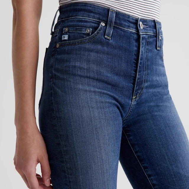 Custom OEM/ODM Dark Indigo Women's High-Rise Slim Straight Denim Jeans in Pure Cotton - Perfect for Streetwear and Everyday Wear