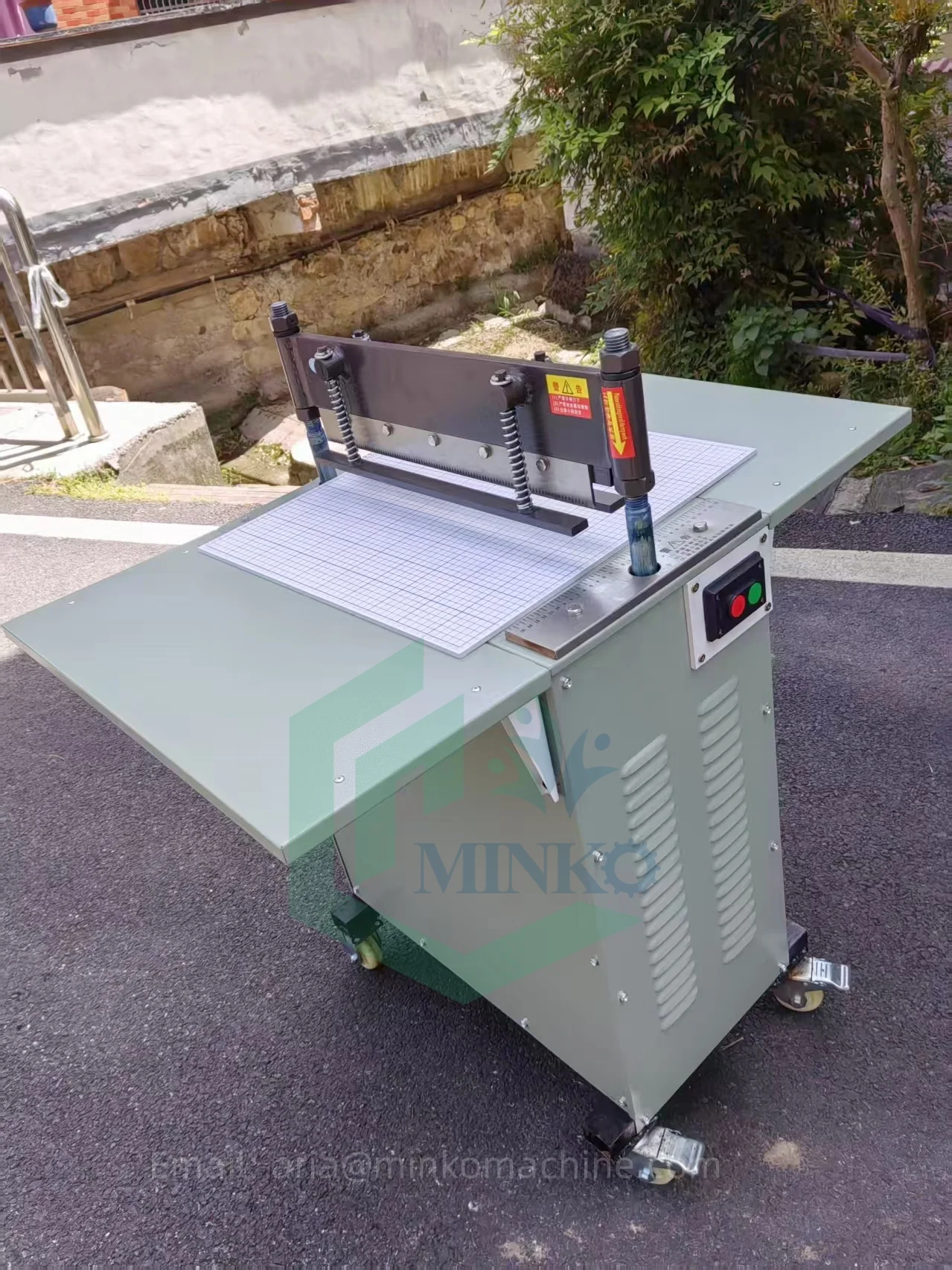 Zig Zag Fabric Cloth Cutting Machine Swatch Cutter Machine Fabric Cutting Machine