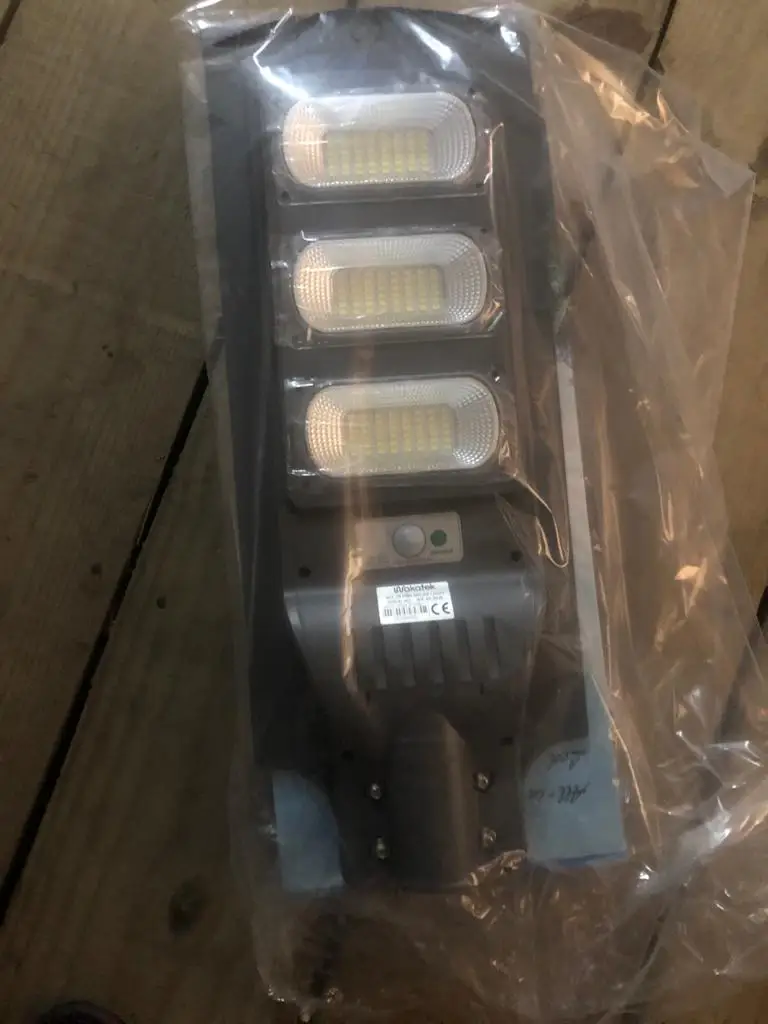 60 watts light control intelligent discharge system monocrystalline silicon 80AH aluminium outdoor all in one solar street light