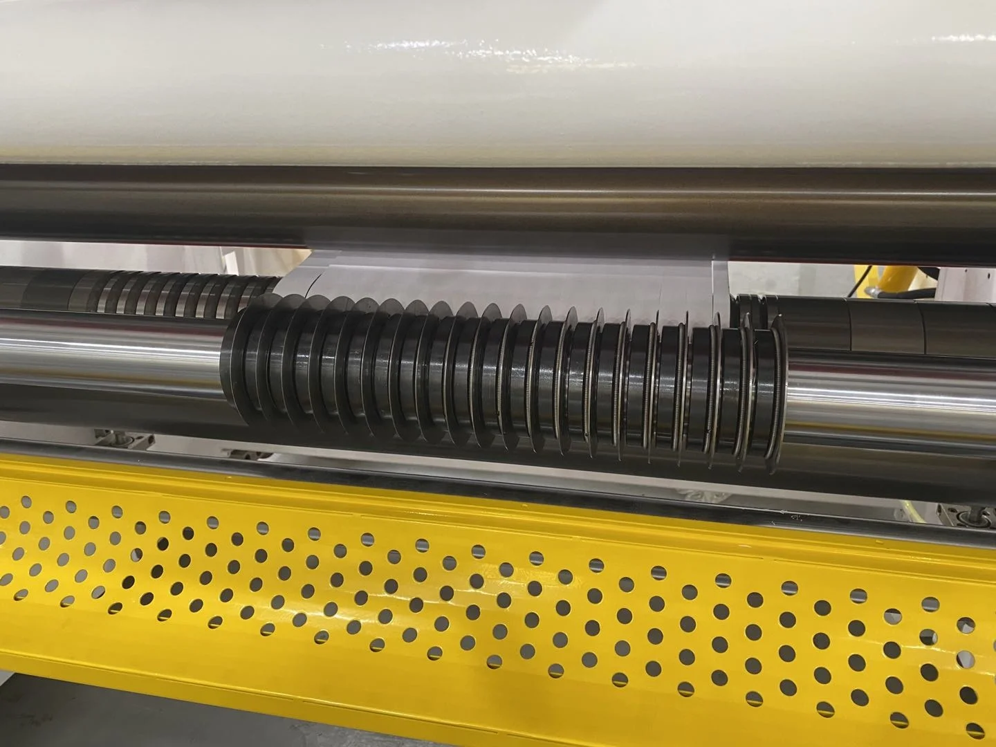 YDZX-1100F Center Surface Slitting Machine for Nomex Insulation Paper