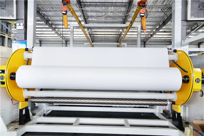 Factory SFS 3 Layer Breathable Film Hot Laminated Nonwoven Fabric Material