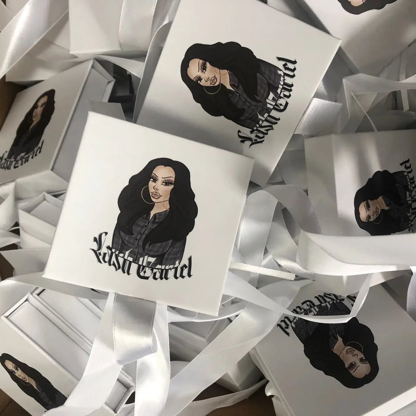 Собственный бренд высокое качество частная торговая марка ресницы и пользовательская роскошная коробка для ресниц магнитная фольга штамповочная