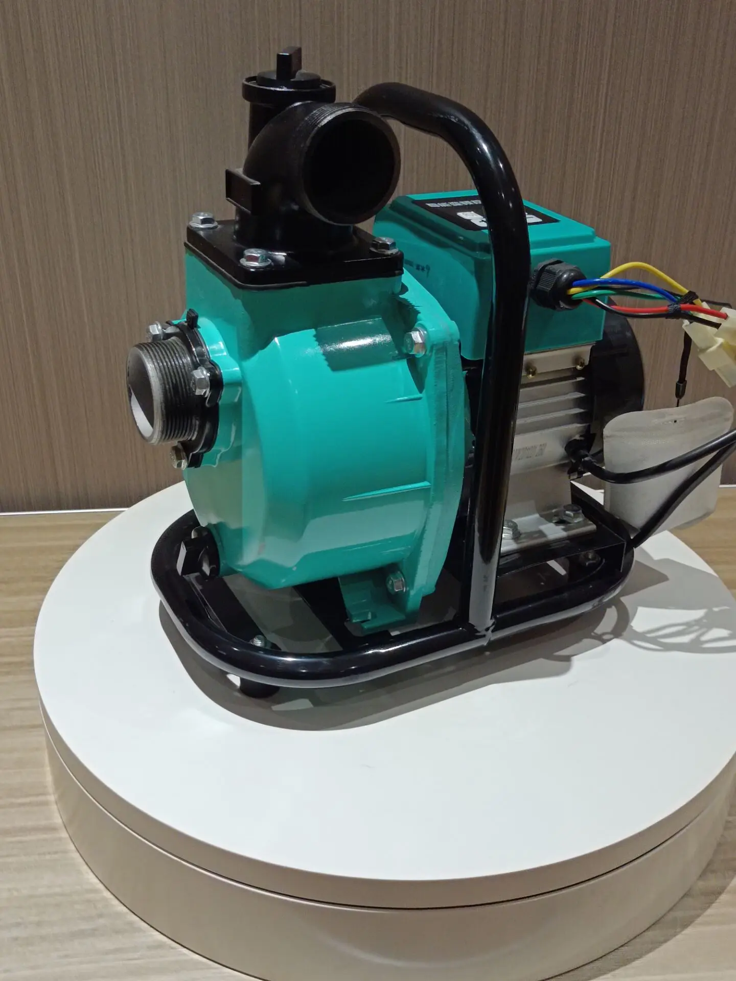 48V Variable Frequency Drive Pump with Remote Control Switch Self Priming Pump Brushless DC Motor Solar Power Surface Water Pump