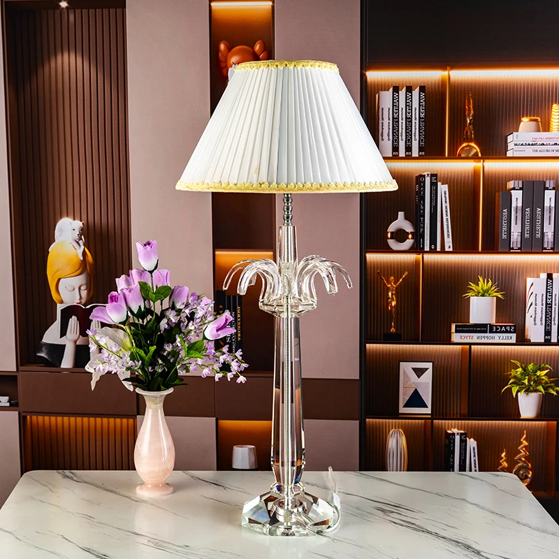 Nouveau design Lampe de bureau en verre cristal de luxe pour salon, chambre et salle à manger, poignée longue et élégante