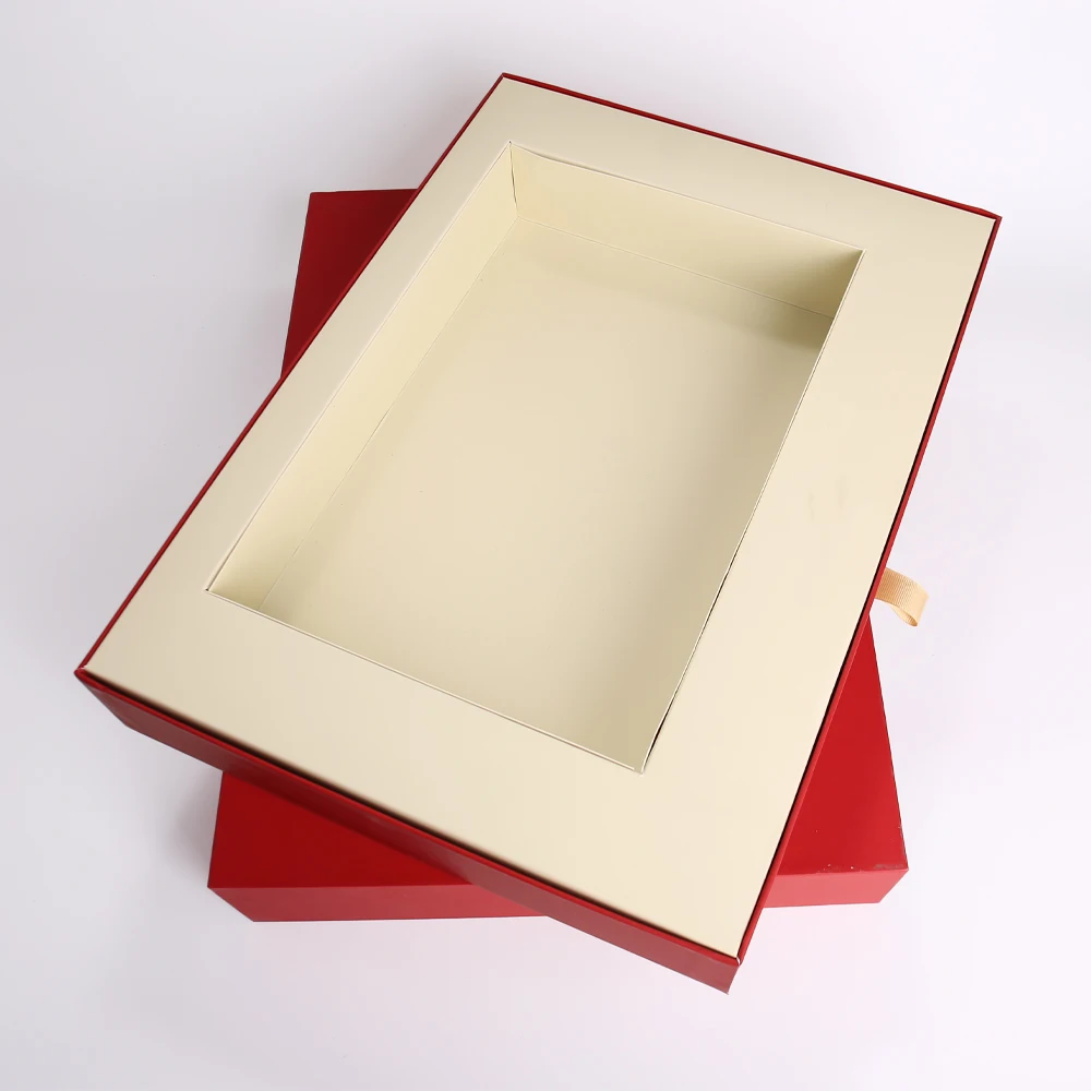 علبة هدايا فاخرة مخصصة على شكل مربع بدرج لتعبئة المجوهرات، مصنوعة من ورق معاد تدويره بطريقة طباعة أوفست صديقة للبيئة، قابلة لإعادة الاستخدام، محمولة، وذات تغليف ورقي راقٍ