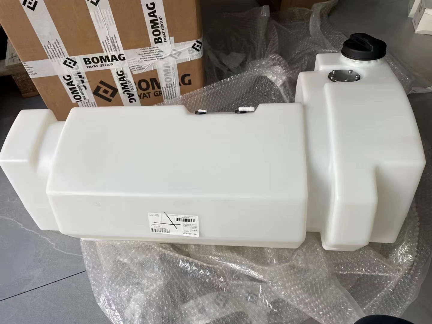 Bomag and Hamm Compactor 05903297 Compensation Water Tank 06550084 Water Tank