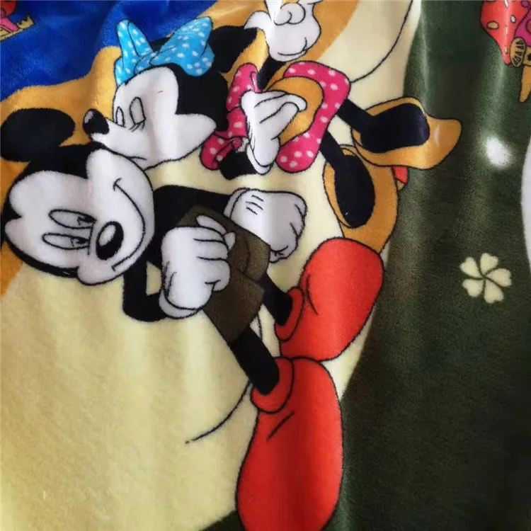 
Высококачественная основовязаная двухсторонняя фланелевая ткань с принтом 150D 200gsm 