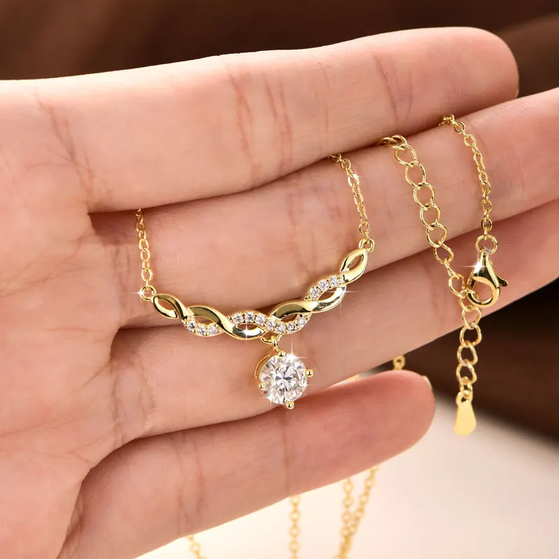 Romantic Luxury Moissanite Necklace for Women