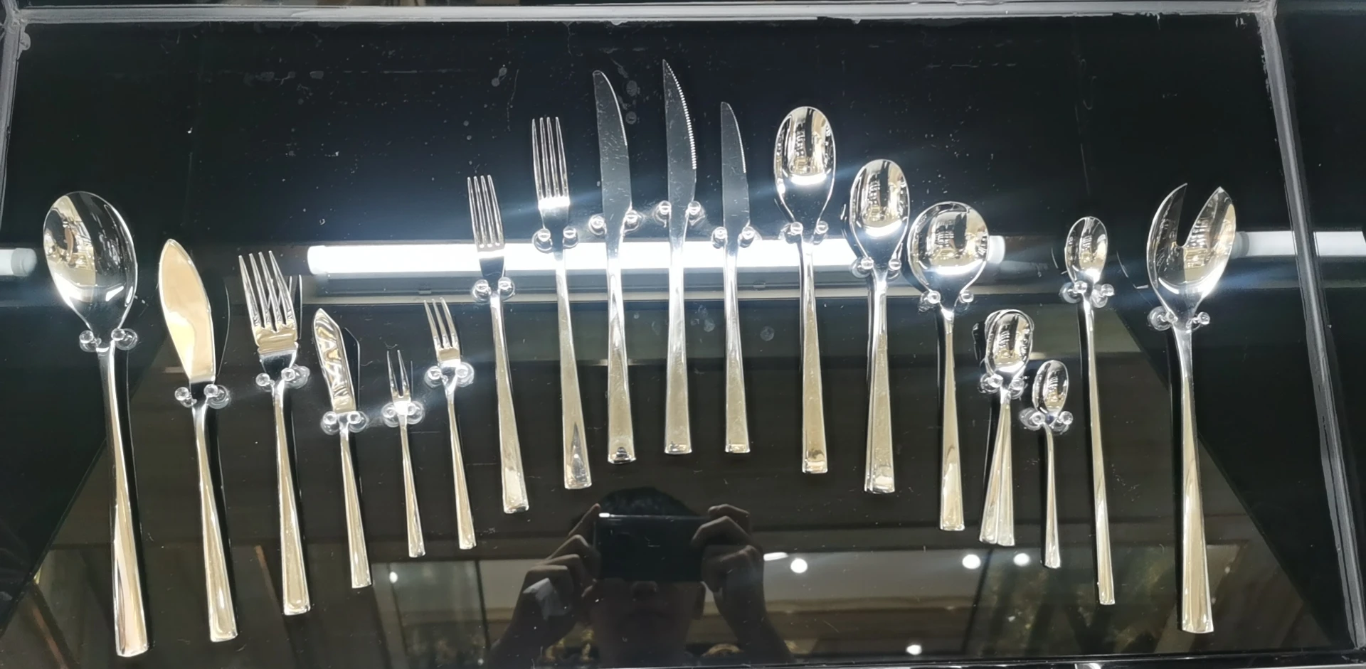 High End Horeca Catering Events Restoracio Uzita arĝenta hotelo ora platware -fabrikanto neoksidebla ŝtala tranĉilo 5