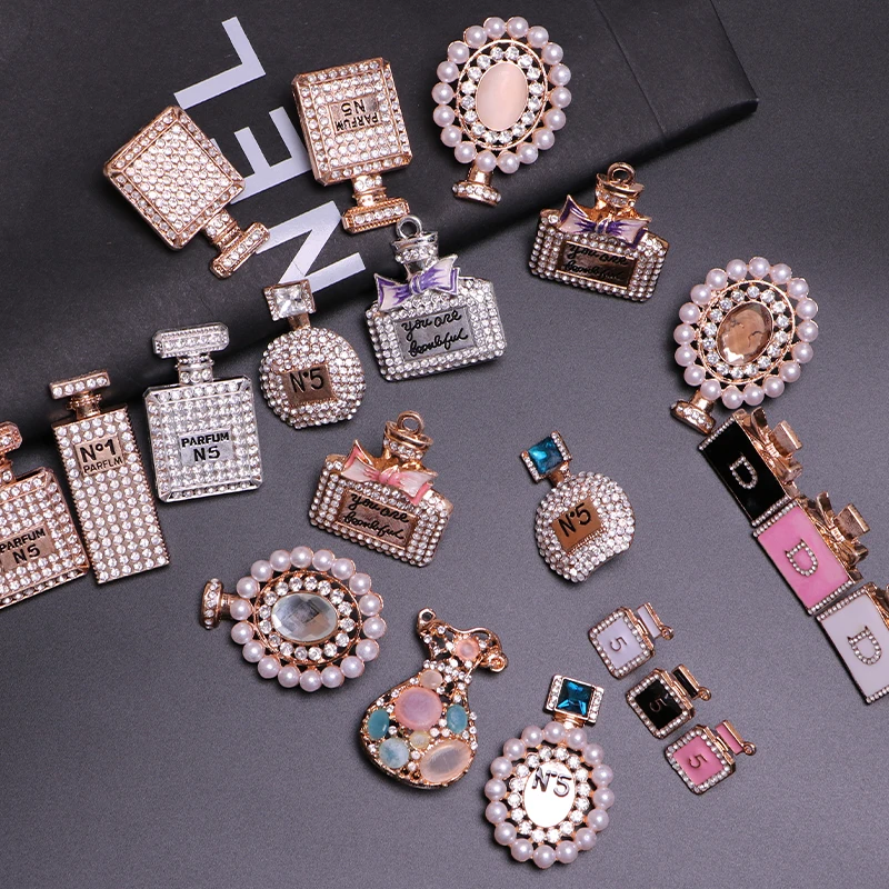 Wholesale Women Diy Designer Crystal Letter Accessories Custom Luxury Decoration Clogs Shoes Charm