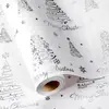 Arbre argenté sur blanc
