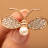 XP009 Abeja pequeña con perlas artificiales doradas