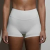 pantalones cortos blancos