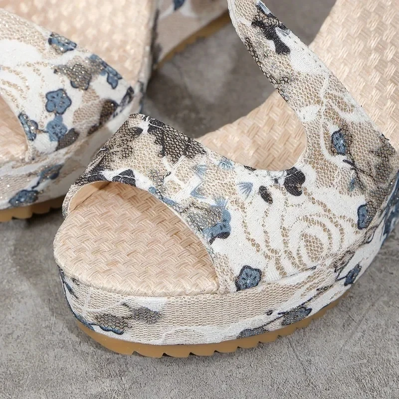 women sandal  (2).jpg