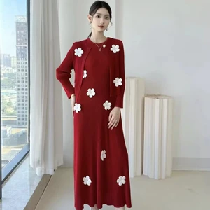 Elegant Plus-size Women's Solid Casual Pleated Suit Set O-Neck Full-Length Skirt Short Coat Breathable Wrinkled