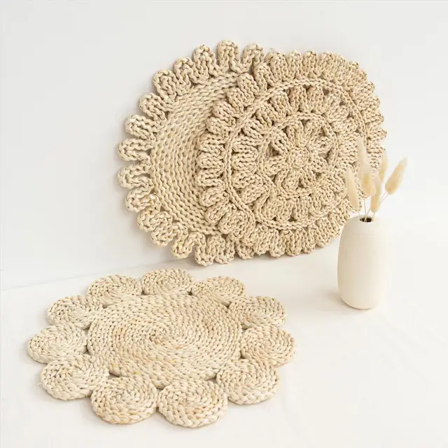 2023 HotNatural Color Rattan Tablemat Hollow Wicker Charger Plates for Holiday Christmas Kitchen Table Mat Round Woven Placemat