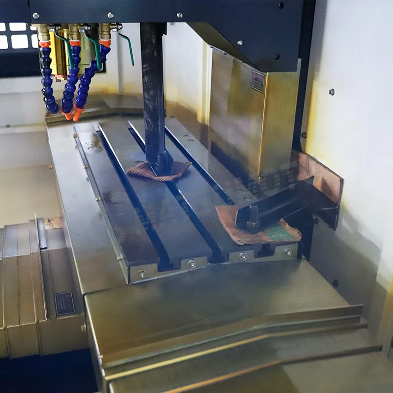 Small Vertical CNC Machining Center 3 Axis XH7124/XH7126 Heavy Duty Milling Machine BT40 Spindle Competitive Price XK7126 Model