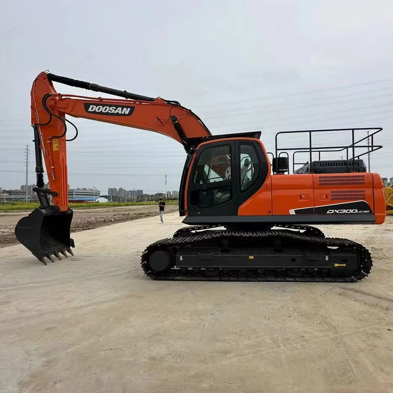 Used DOOSAN DX300 Crawler Excavator Engineering Construction Caterpillar Engine Poclain/Kawasaki Hydraulic Bucket Accessories