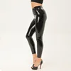 Pantaloni in pelle liquida nera effetto bagnato