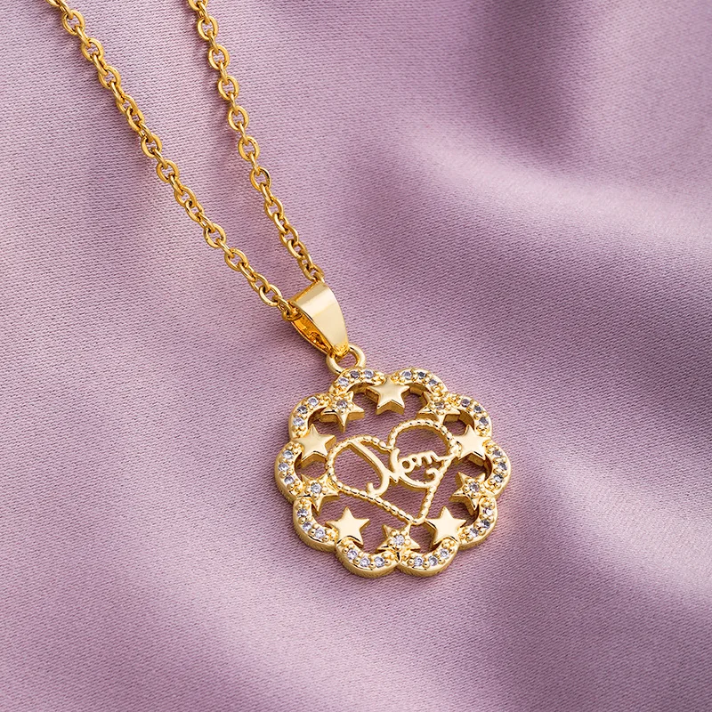 MOM Necklace