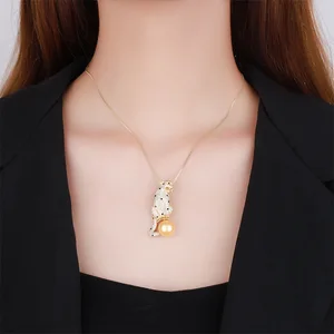 Fashion Jewelry Unique Leopard Pearl Design Full Bling Diamond Cubic Zirconia Pendant Brass Charm Necklaces